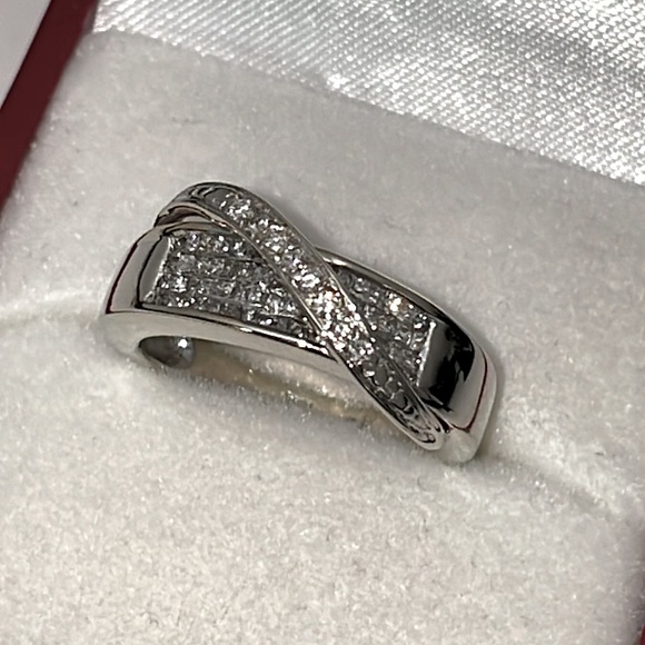 Solid Stamp 10K White Gold Natural Diamond Modern Crossover Band Ring (not 14K ) - Picture 9 of 16